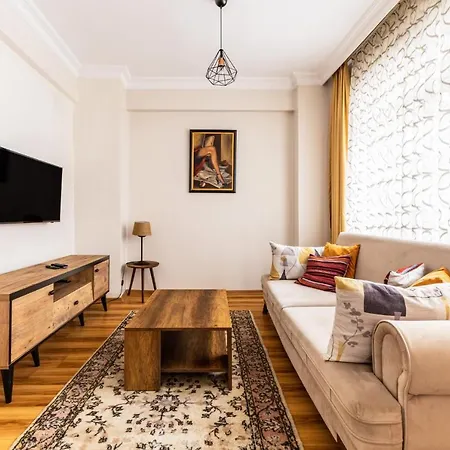 Spacious Flat 10 Min To Dolmabahce Palace Apartment *