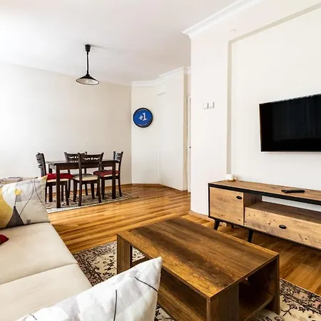 Spacious Flat 10 Min To Dolmabahce Palace Apartment Istanbul
